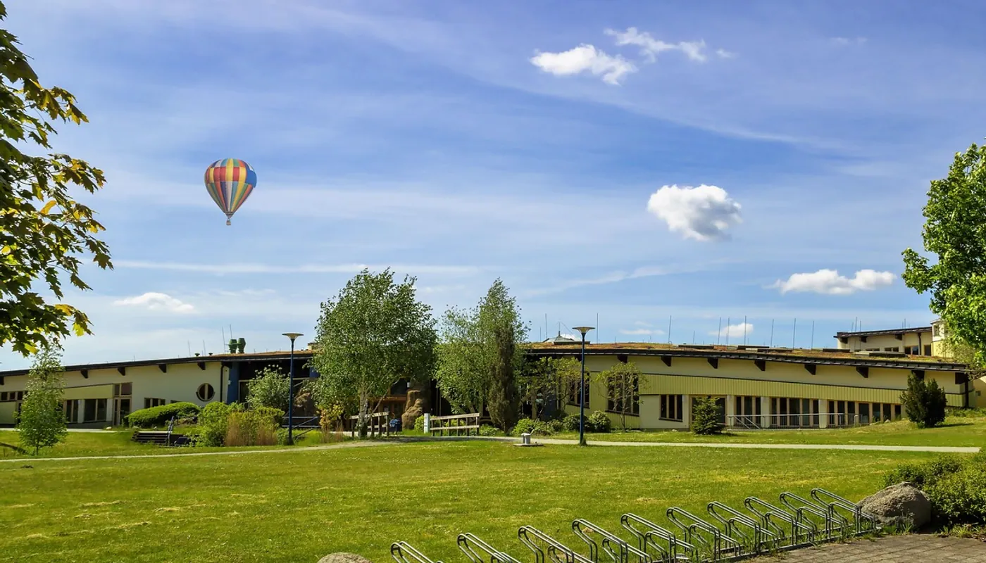 Spa, templin and hot air balloon